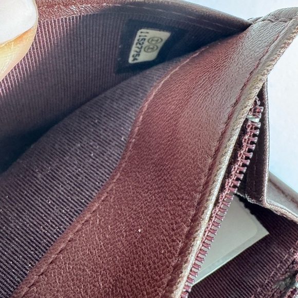 CHANEL Black Quilted Wallet - Picture 6 of 11